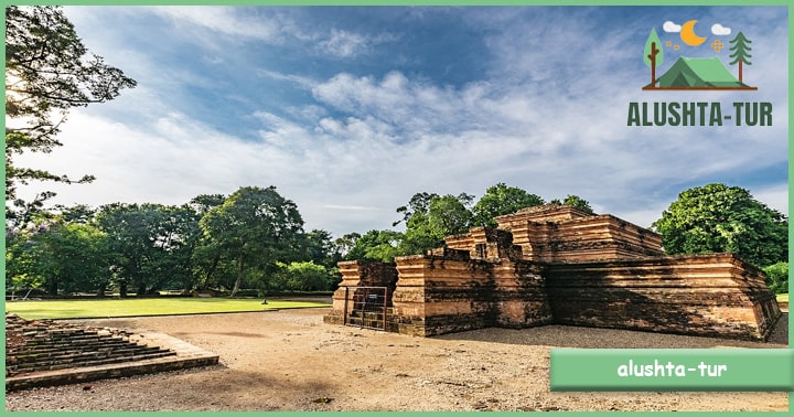 Candi Muaro Jambi | Alushta Tur